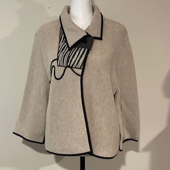 Jaskar Cardigan Sweater.Size Medium.‎ Tan w/zebra print - Picture 1 of 9